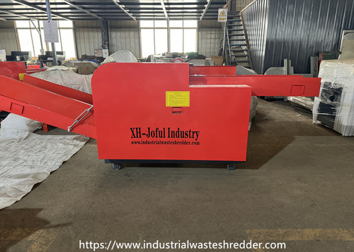Dernières nouvelles de l'entreprise Modèle 800F nouvellement terminé pour l'Inde Pluies pour bébés Déchets client, machine de déchiquetage des déchets de couches, broyeur de couches défectueux moteur de coupe de 7,5 kW