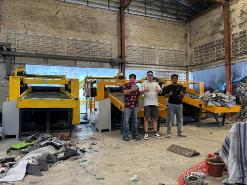 Dernières nouvelles de l'entreprise Notre équipe technique visite de vieux clients à BKK en Thaïlande