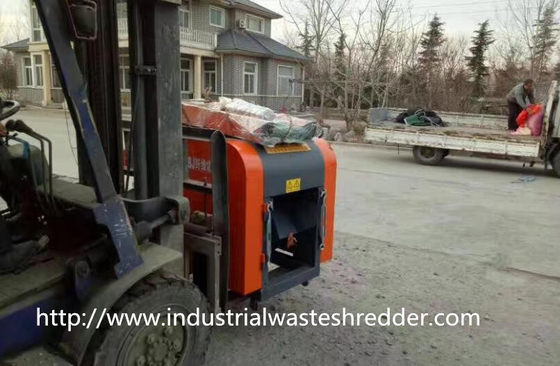Un bon prix. Économie d'énergie personnalisable de capacité de défibreur de feuille de plastique de chute de tissu de rideau en ligne