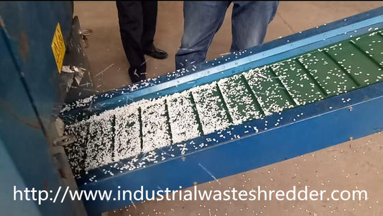 Un bon prix. Cisaillement à grande vitesse continu de lame en carton de défibreur en acier de boîte pour le papier de rebut en ligne