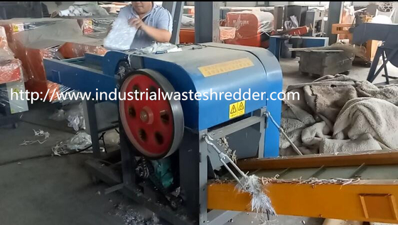 Un bon prix. machines de déchiquetage industrielles de carton de la chute 5.5KW pour la literie animale en ligne