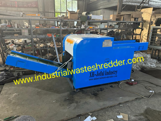 Un bon prix. Défibreur visqueux de boîte en carton de chute de fibre avec tourner la conception tordue de couteau en ligne