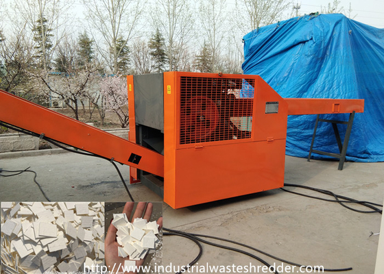 Un bon prix. Coupe tournante à grande vitesse en bois de défibreur de déchets industriels de panneau de pâte à papier en ligne