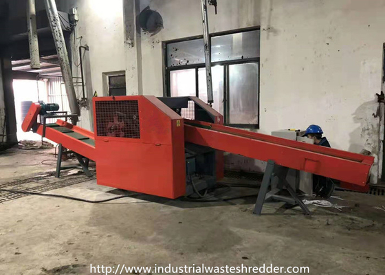 Un bon prix. Capacité 1000kg horaire de découpeuse de chiffon de tissu de Meltblown en ligne