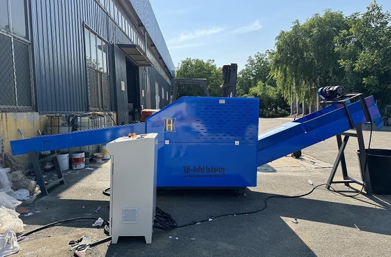 Un bon prix. Petit défibreur de tissu de vitesse faite sur commande, une demande de rebut de puissance faible de machines de déchiquetage de tapis en ligne