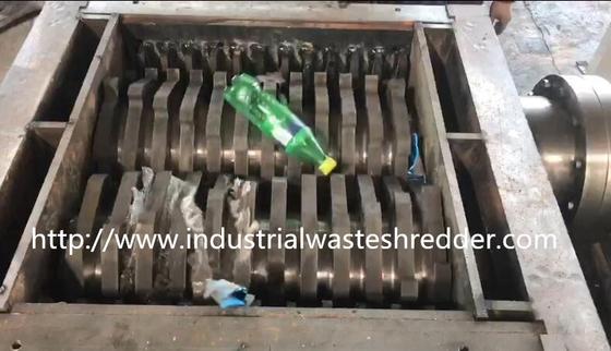 Un bon prix. Économie de l'espace en plastique de machine de défibreur de rebut de mini chute pour des bouteilles d'ANIMAL FAMILIER en ligne